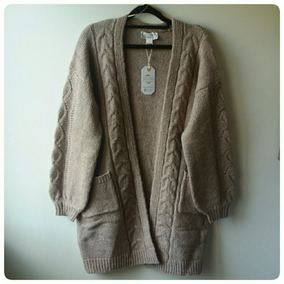 ONLY SMALL LEFT! CABLE KNIT CHUNKY MOCHA CARDIGAN! - Picture 5 of 6